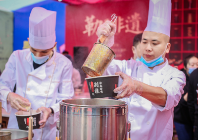 來朝天門吃火鍋，才是節(jié)假日的正確打開方式！