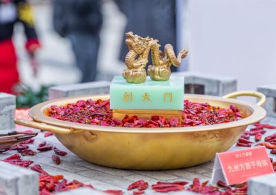 火鍋正當(dāng)時(shí)怎樣吃才健康？從湯底到飲品全解析！