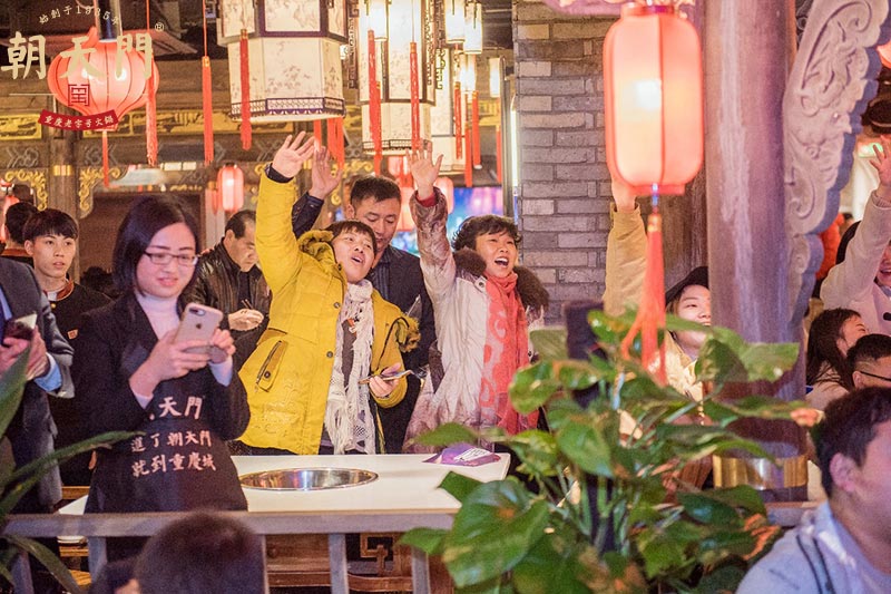 朝天門火鍋《英雄聯盟》全明星賽觀影會精彩落幕