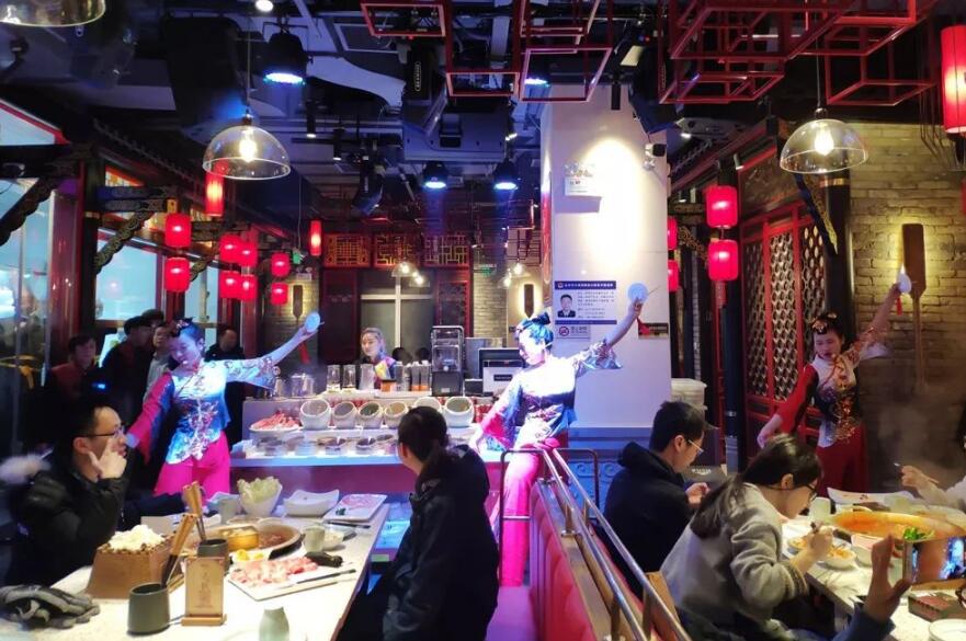 重慶洪崖洞哪家火鍋好吃？朝天門邀你看江景吃火鍋！