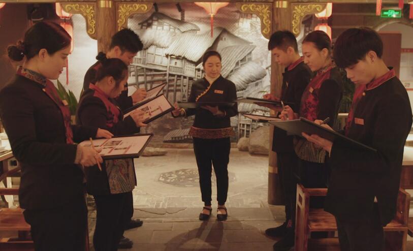 開(kāi)一家火鍋連鎖加盟店要多少錢(qián)