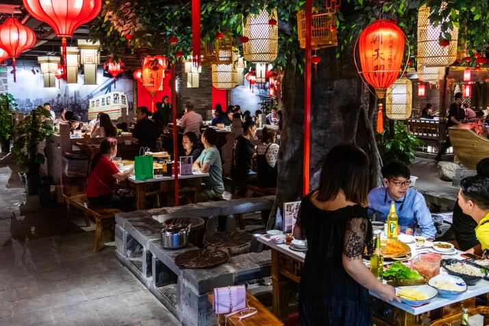 加盟旋轉(zhuǎn)小火鍋多少錢？有沒(méi)有發(fā)展前景