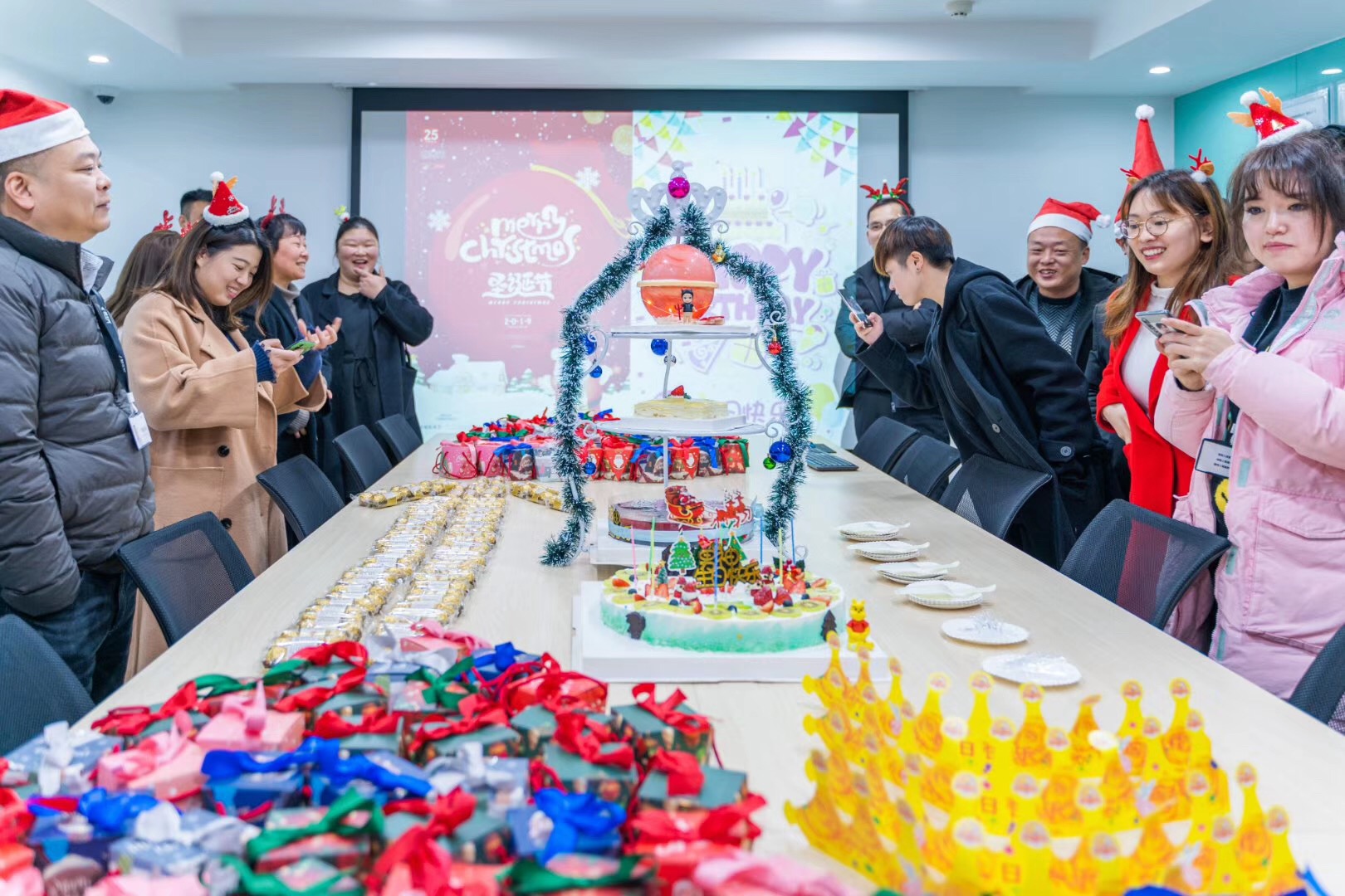 朝天門火鍋祝大家圣誕節(jié)快樂！