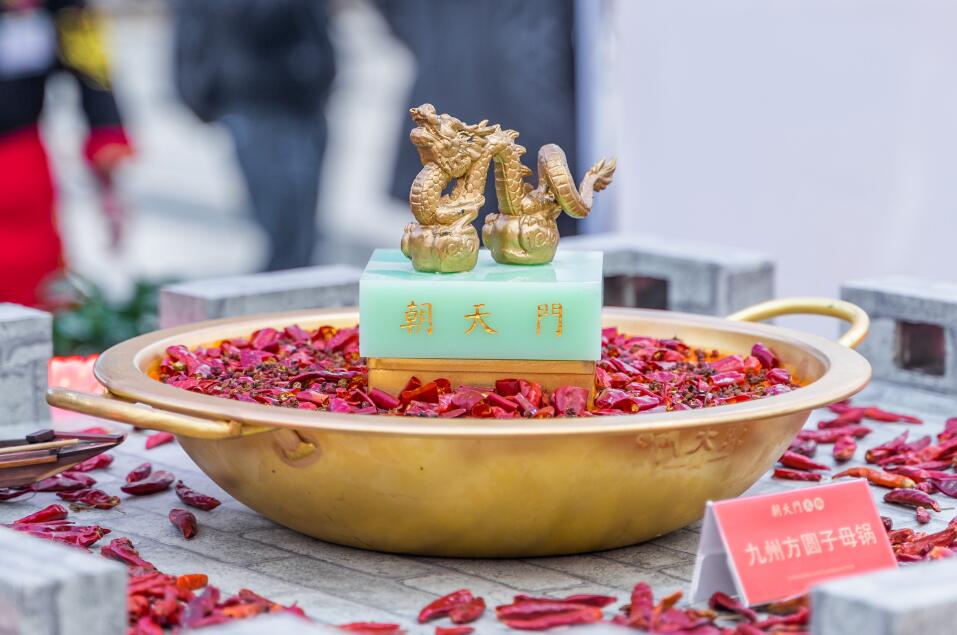 80萬(wàn)開火鍋店加盟好還是自己開店好？