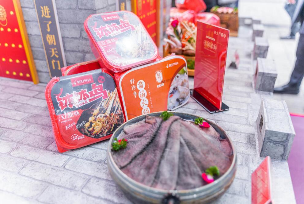 常寧開火鍋加盟店，如何通過特色吸引顧客？