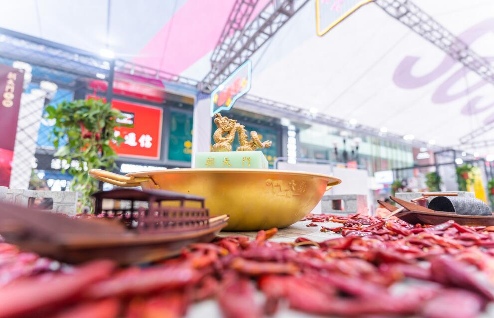 洪崖洞好吃的火鍋推薦，重慶本地人都愛吃這家！