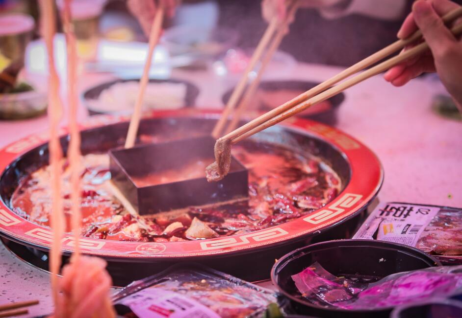吉林開火鍋加盟店，經(jīng)營的時候需要注意什么？