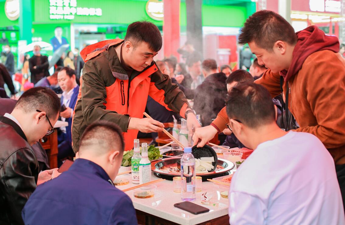 上新啦！朝天門氣泡青梅酒，絕佳的“火鍋伴侶”