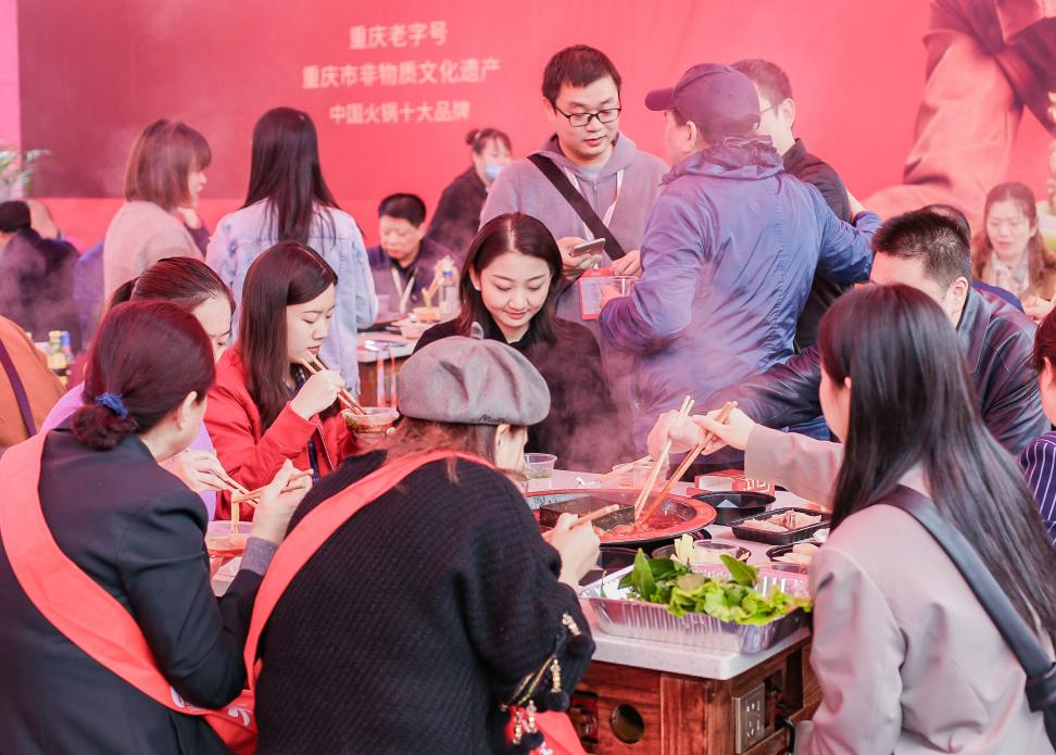 為什么現(xiàn)在的火鍋店都在開拓甜品賽道？