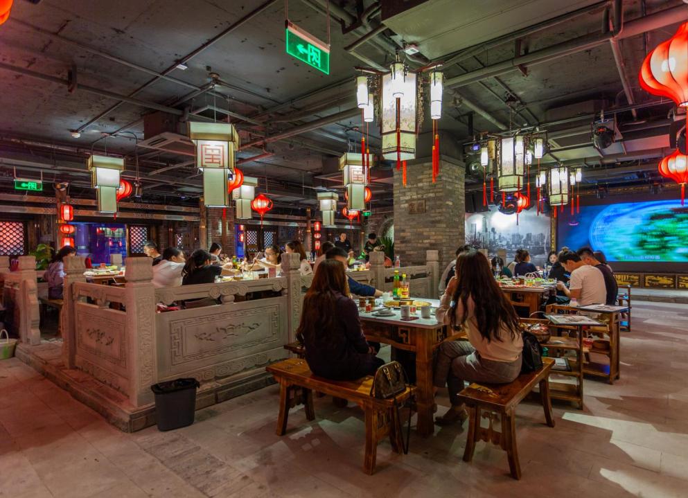 開(kāi)火鍋店如何利用店門前的廣告位宣傳？