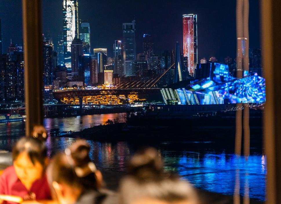 朝天門火鍋硬核防疫，多措并舉打造安心餐廳！