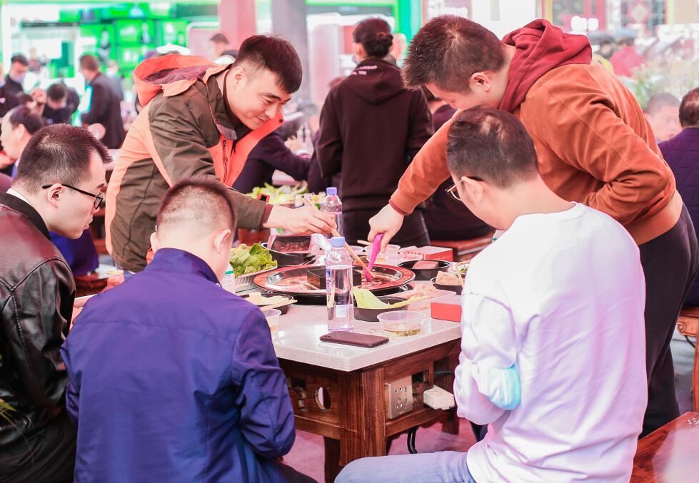 阿爾山開火鍋加盟店，如何戳中顧客的心？