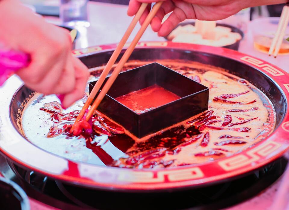 烏海開火鍋加盟店，如何開展?fàn)I銷小活動(dòng)？