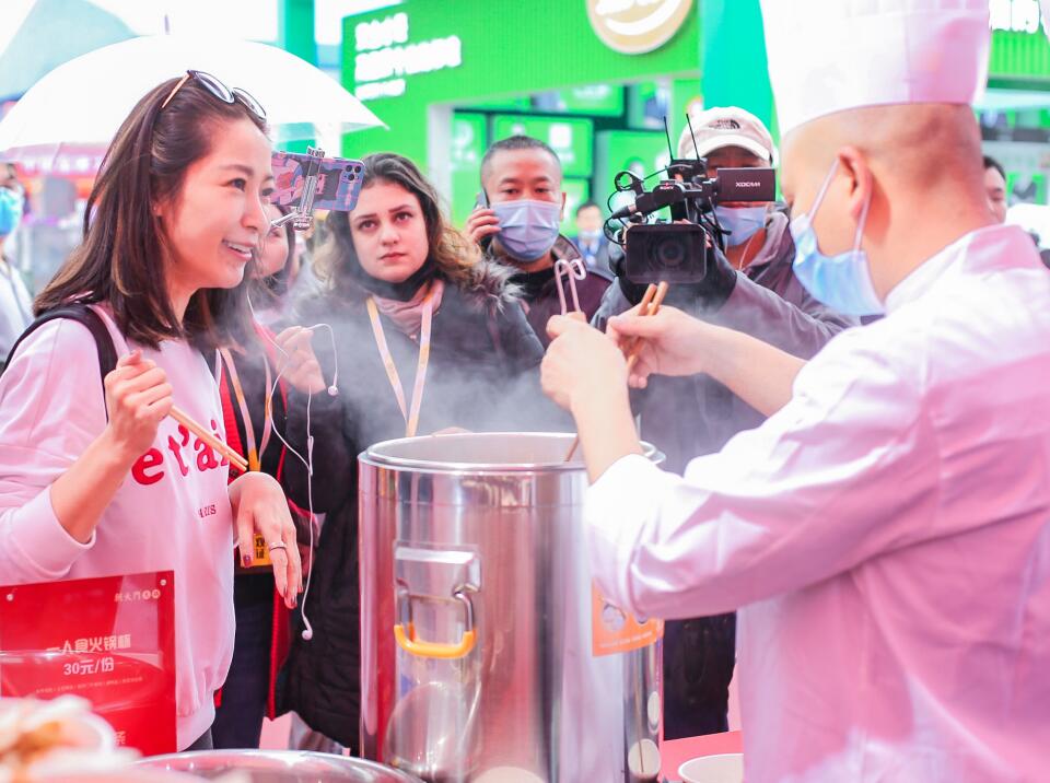 新手經(jīng)營火鍋加盟店，無人問津怎么辦？