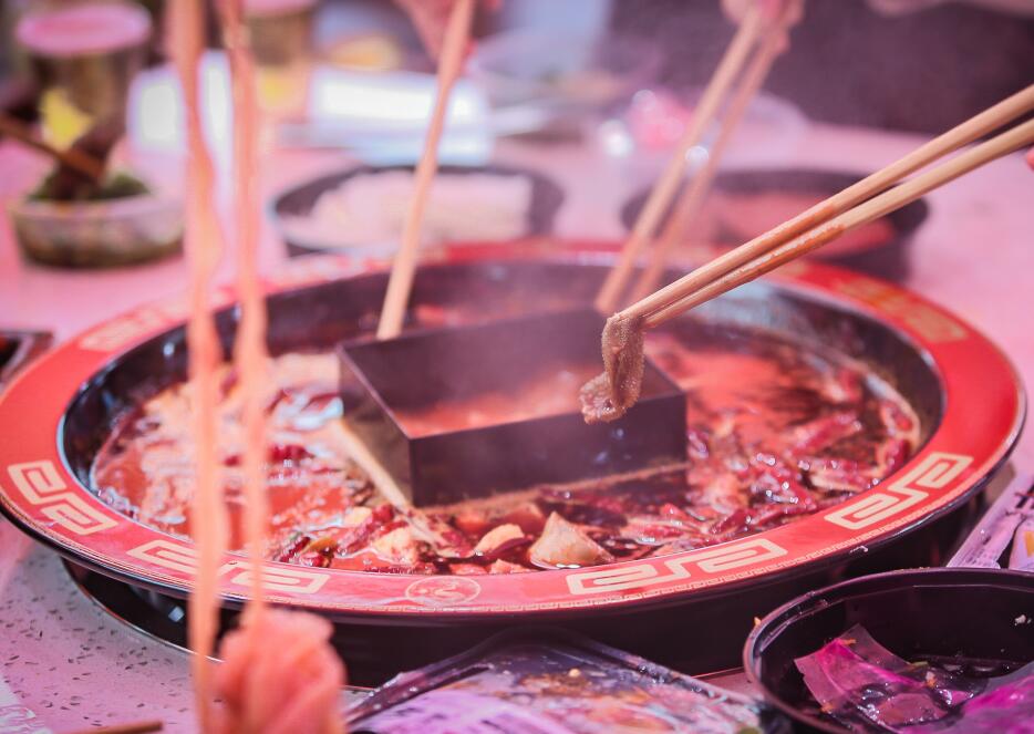 生活從來不缺重頭再來的勇氣，只缺一頓火鍋！