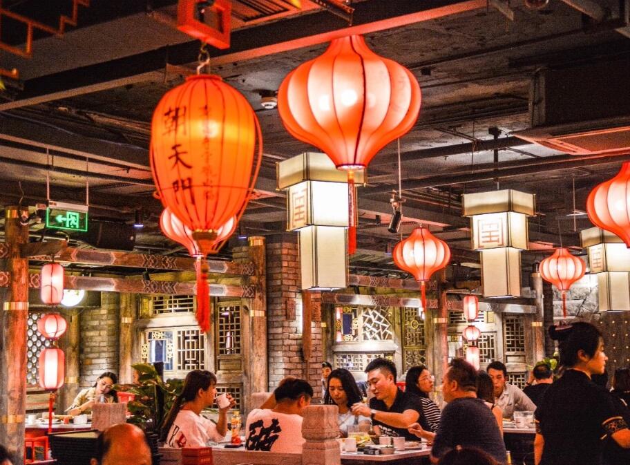 吃火鍋會讓人心情變好，原來是有科學依據的！