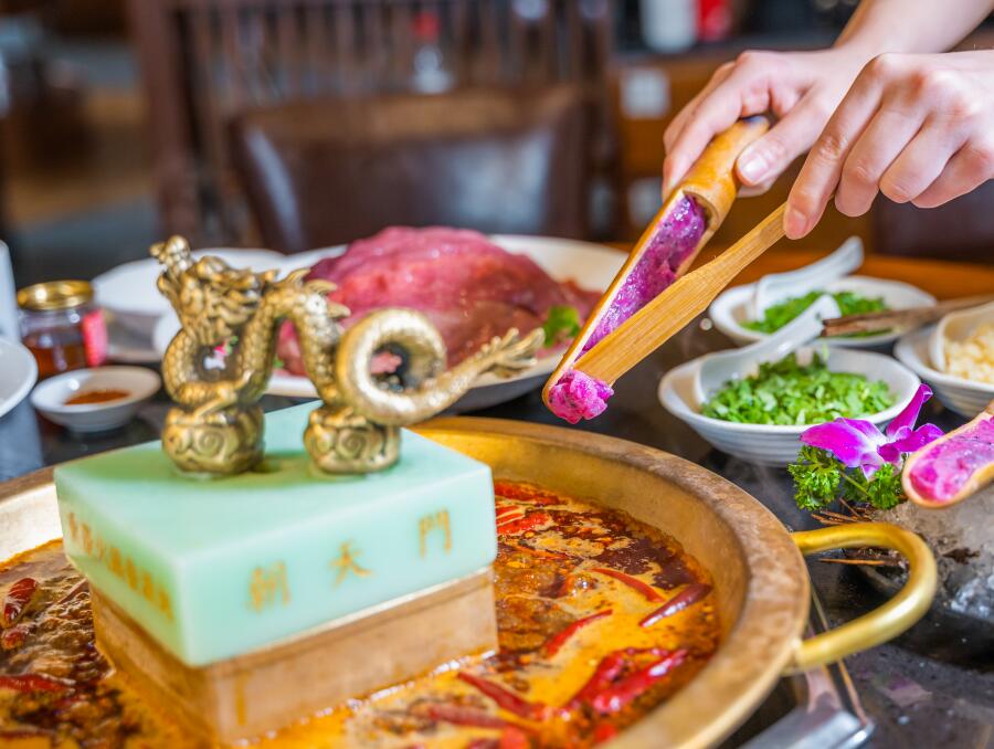 墊江開火鍋加盟店，如何做好戶外宣傳？