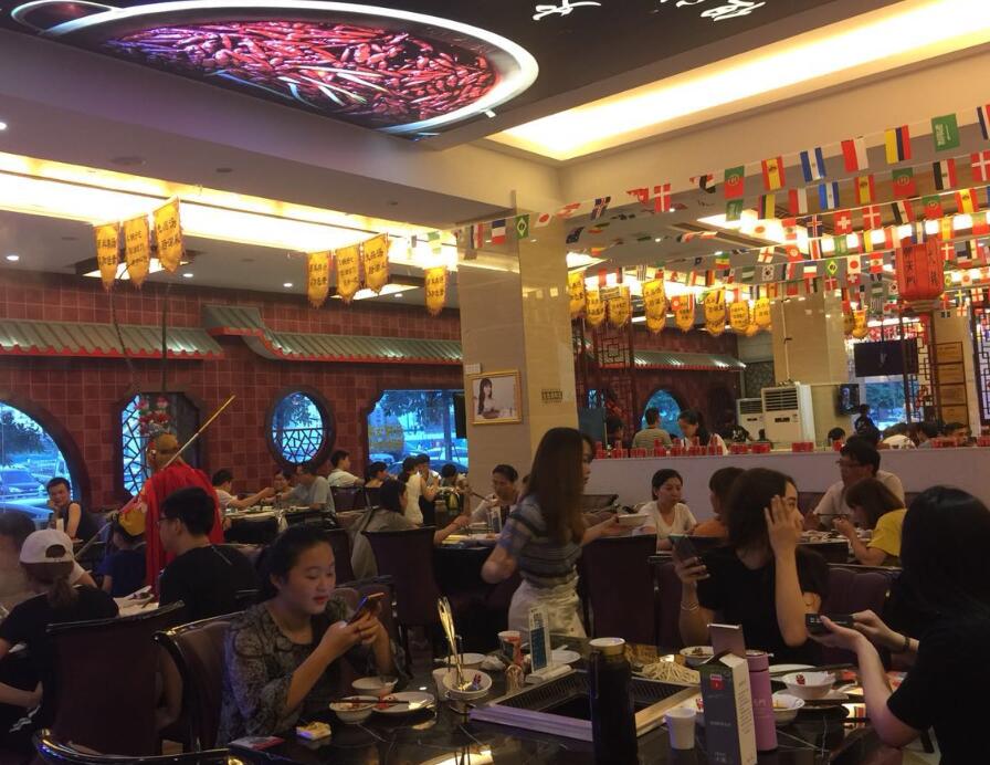 90后不會(huì)炒底料如何開火鍋店呢？