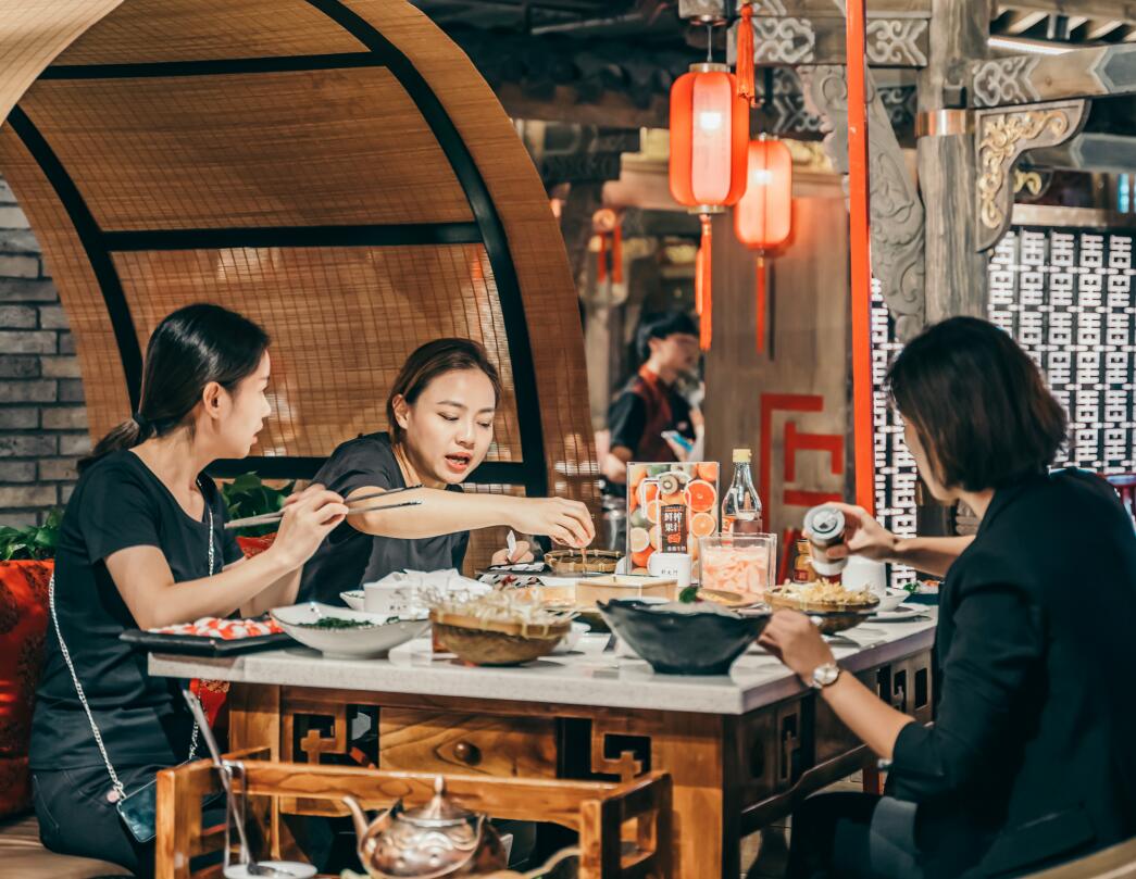 餐飲加盟店排行榜前十名比較火的品牌是哪些？