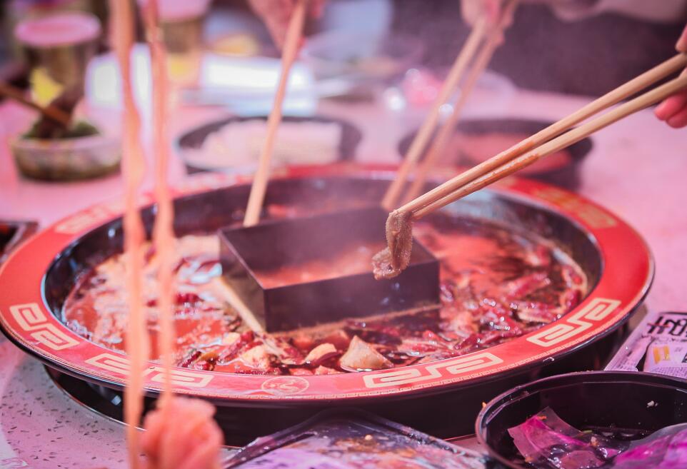 號稱來重慶必吃的地標火鍋，朝天門讓你不留遺憾！