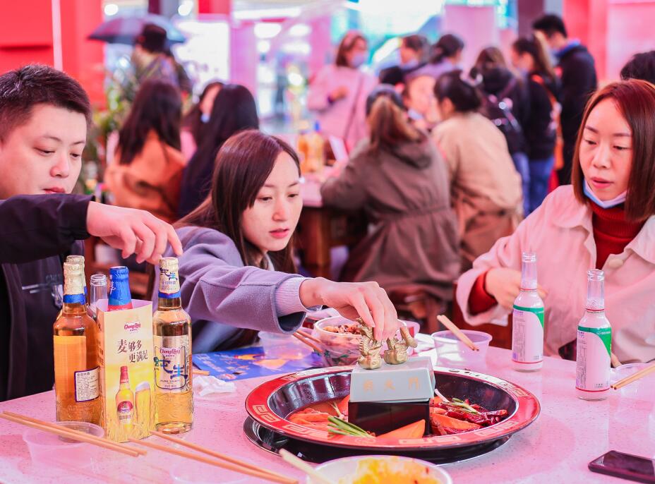 2022年想開(kāi)一家小火鍋店有發(fā)展前途么？