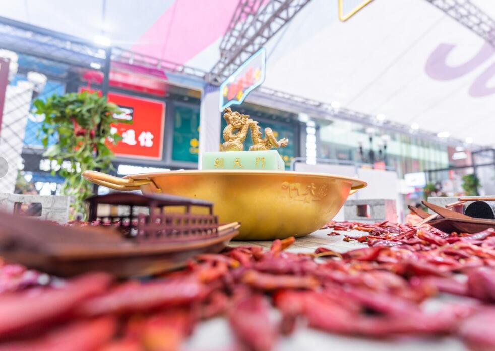 火鍋店沒錢做廣告？不妨試試免費(fèi)“廣告位”！