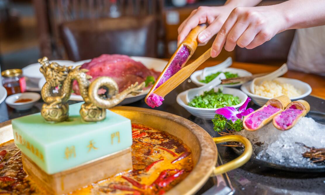 土到極致就是潮？餐廳越“土”，生意越好？