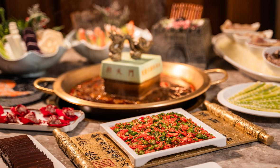 火鍋界新秀，爆店的秘籍菜品，火箭魷魚！