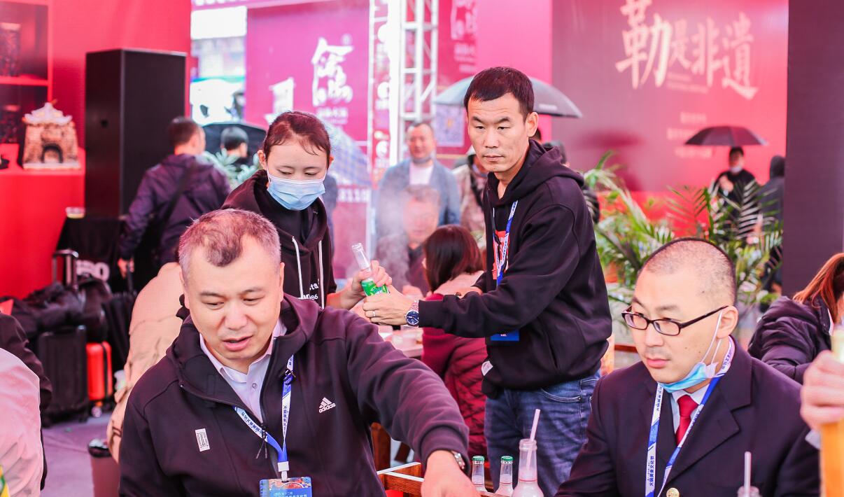 什么樣的店長？讓一家新開火鍋店，生意如此的好！