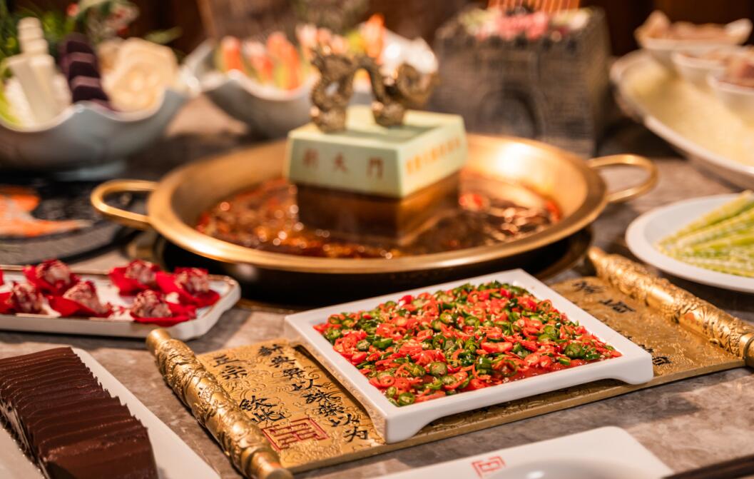 火鍋新屆小吃，酥炸藕盒，讓回頭客翻個翻！