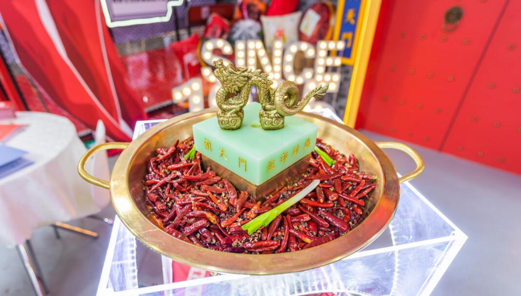 火鍋店鍋底創(chuàng)新浪潮來臨，一鍋湯撬動(dòng)火鍋百億市場(chǎng)！